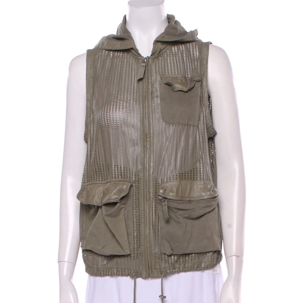 Jackett etc woman’s leather perforated hooded vest size small